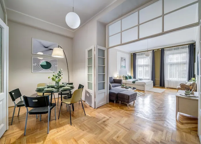 Jokai Hideaway 아파트 *