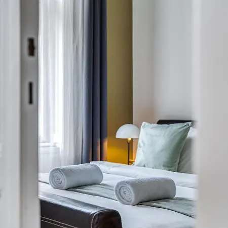 Jokai Hideaway דירה *