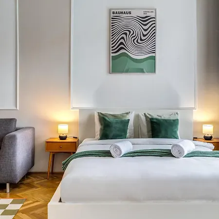 דירה Jokai Hideaway *